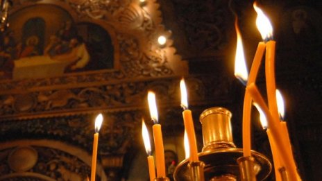 Църквата почита Св. Сава, народът чака Никулден