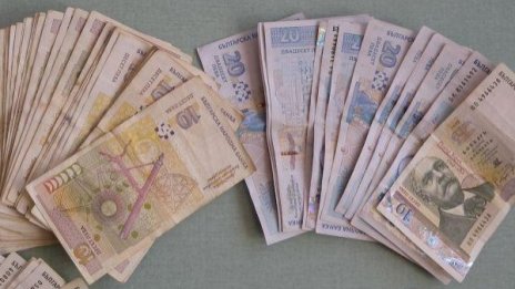 Бизнесът смята да раздаде 80 млн. като "коледен бонус" 