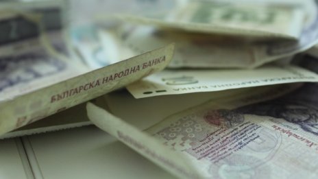 Жена даде 6 бона на апаши, чака си наградата – 3000 лв.
