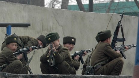 Сутрин, мъгла... севернокорейски войник избяга на юг