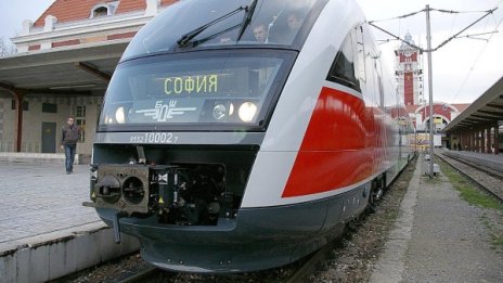 18 200 допълнителни места за празниците от БДЖ