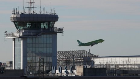 Закъснели и анулирани полети на летищата в Москва