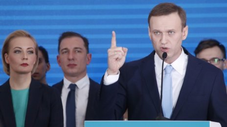 Стотици зад Навални срещу Путин в битката за Кремъл 