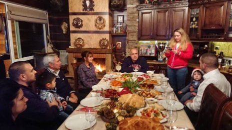От Борисов: Здраве, щастие, късмет, благоденствие и мир!