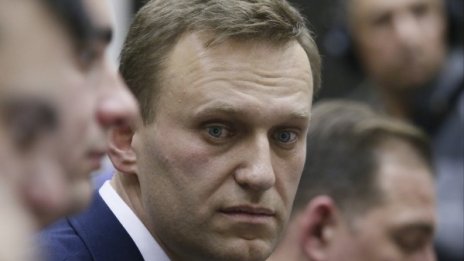 Путин крачи към нов мандат, Навални аут от изборите