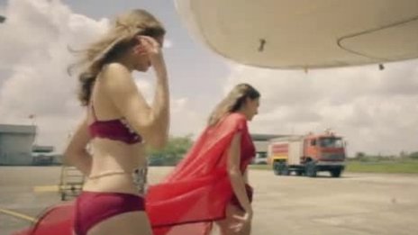 Секси, по бикини... Добре дошли на борда на Виетнамските авиолинии!