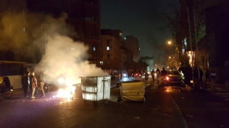 Протестите в Иран не стихват, кои са водачите им? 