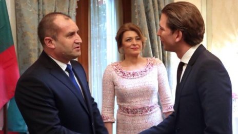 Деси Радева за розовото букле във Виена: Просто Nevena!