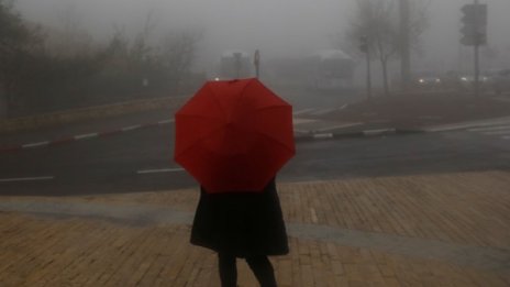 В четвъртък ни застигат дъжд и облаци и температури до 9°