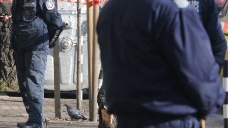 Полицаи посрещат еврочиновници с протест за заплати