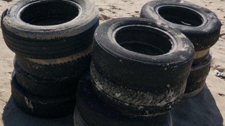 Столичната община събира стари гуми и дрехи, бори мръсния въздух