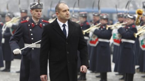 За година управление: Радев подгони Петър Стоянов по доверие
