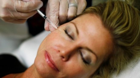 Малко ботокс на лицето &ndash; нищо работа, или?