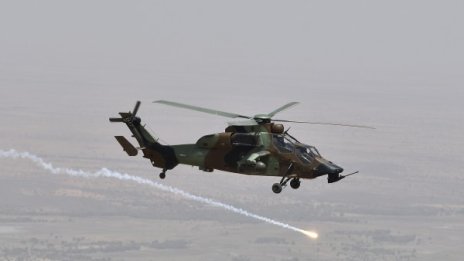 Два военни хеликоптера се сблъскаха във Франция