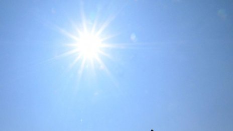 Времето във вторник: Слънчево и още по-топло 