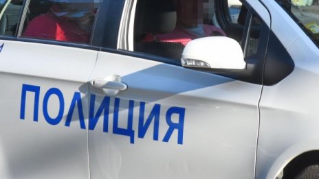 Криминалисти иззеха боен арсенал от дом в Сливенско