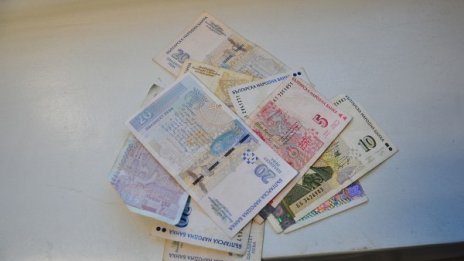 80-годишна "спаси" 3000 лв., даде ги на измамници