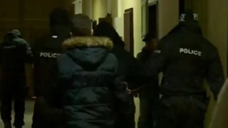 Закопчаха двама ало измамници, излъгали 8-годишно дете