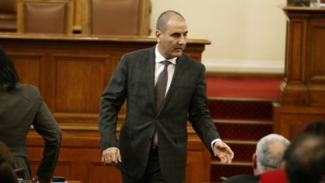 Цветанов: До сряда ще предложим заместник на Петкова