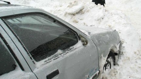 Френски туристи извадени от преспите, пътували от Смочево