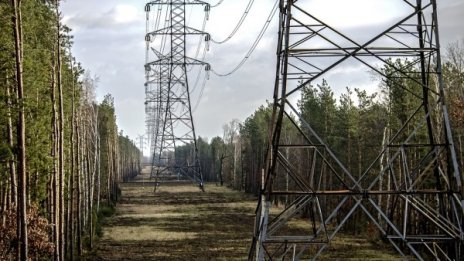 Петкова успокоява: Няма риск за доставките и цената на тока!