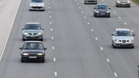 Засилен трафик по пътищата в края на почивните дни