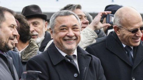 BG вице за руския патриарх: Един цигарен митрополит!