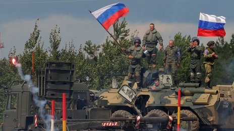 Всички ли сте страхливци? Руските университети оказват натиск върху студентите да се бият в Украйна