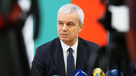 Костадинов: Да обявим пълен неутралитет, да спрем износа на оръжие