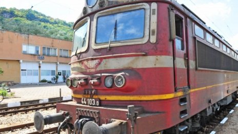 БДЖ вече продава билетите за влаковете по Великден 