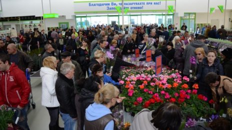 Напълно обновеният "Практикер" – Люлин отвори врати