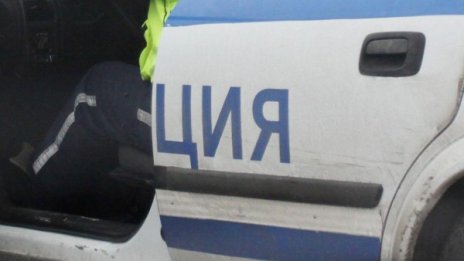 Мъж предложи подкуп на полицаи, задържаха го