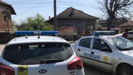 Екшънът в Ловешко: Баща и син стреляли по полицая