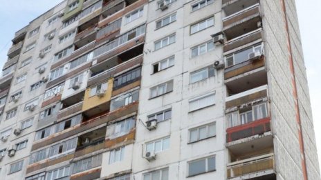 81-годишна жена загина след падане от 3-я етаж
