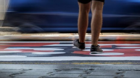 В услуга на пешеходците, но дали? Легналите полицаи – опасни!
