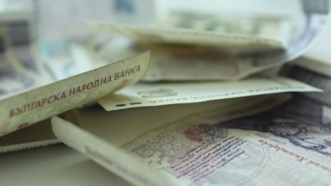 На пейка, за ало апаши: Баба остави 26 бона в пазарска чанта