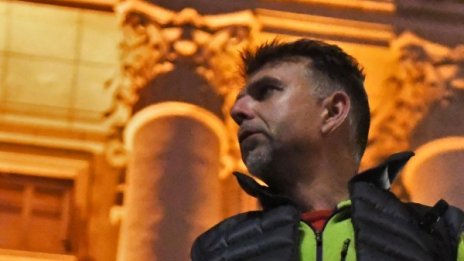Близки на Боян вярват, че е изкачил Шиша Пангма