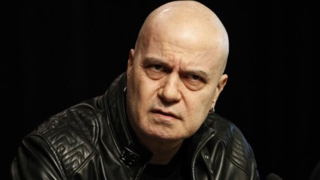 Да им премерим... Facebook-a: Слави по-популярен от Радев!