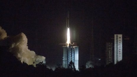 Китай изстреля спътника за връзка с лунната мисия "Чанъе-4"