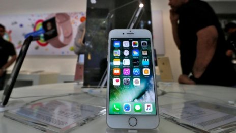 И трите нови iPhone-a – с OLED екрани