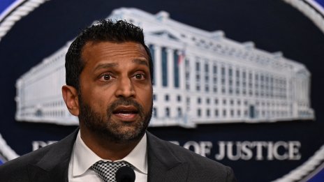 Шефът на ФБР Каш Пател ходи на работа пиян?