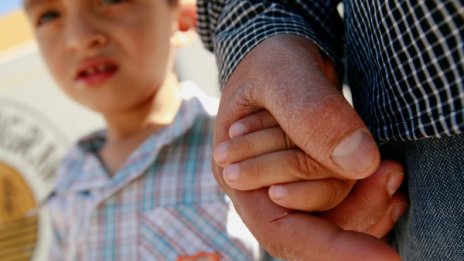 Тръмп подписа за спиране разделянето на деца мигранти от родителите