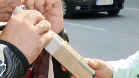 Пиян без книжка подкара кола без номера в Балчик