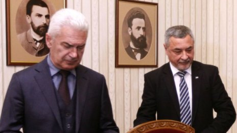 Искри сред патриотите и напрегнато политическо лято 