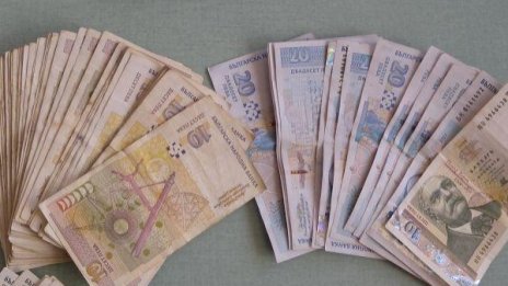 Измама: 19-годишен продаде iPhone за хартиени изрезки