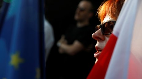 Протести в Полша: Позор! Историята ще ви помете! 