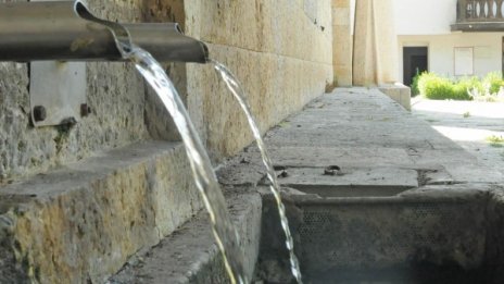 В разгара на туристическия сезон Поморие на сухо