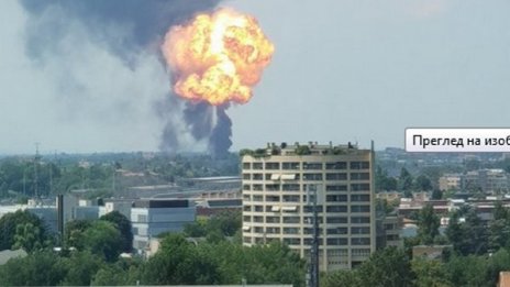Огромна експлозия край летището на Болоня