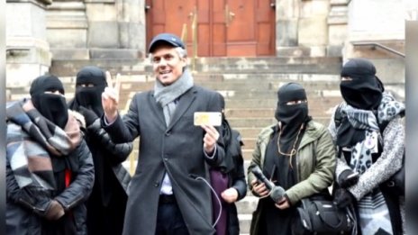Бизнесмен до мюсюлманките в ЕС: Носете бурки, плащам глобите!