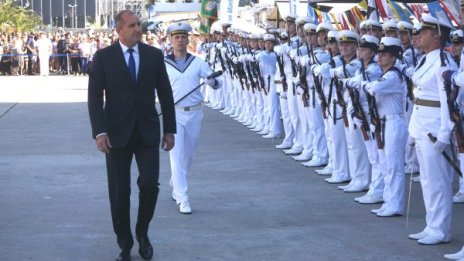 Президентът: Флотът ни трябва да отстоява нашите интереси!